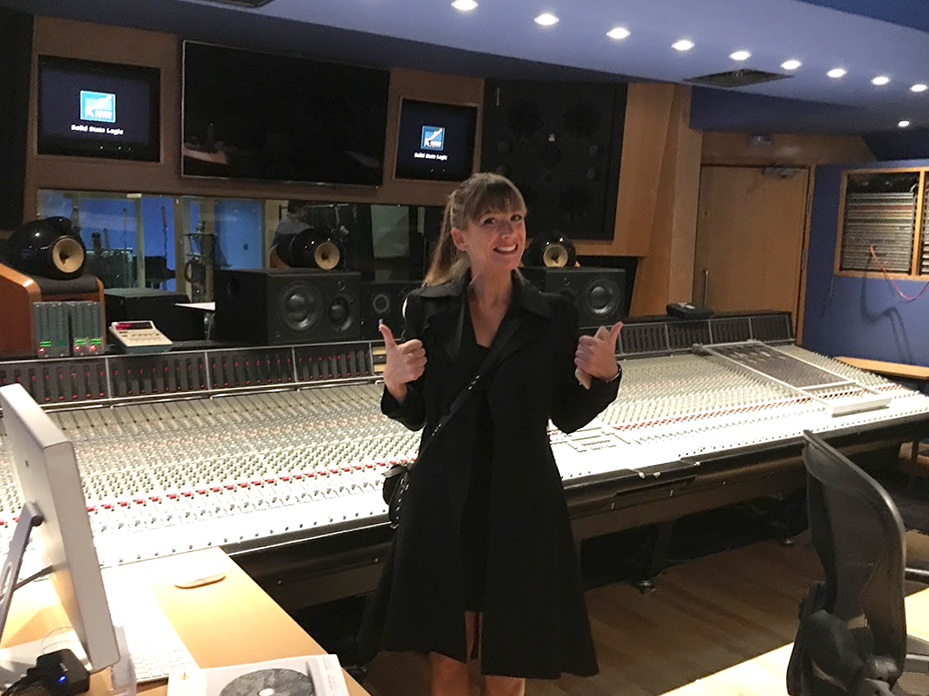 Elena Palmigiani in abbey road studiosoundlogo Consultancy, strategic marketing, branding, interim management, culture and purpose – Capo d’Ena
